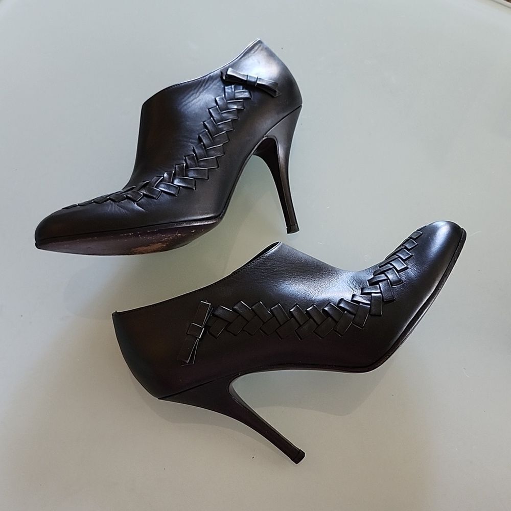 Salvatore Ferragamo‎ Braided Accent Witchy Leather Ankle Bootie Heels Size 10 - Picture 6 of 12